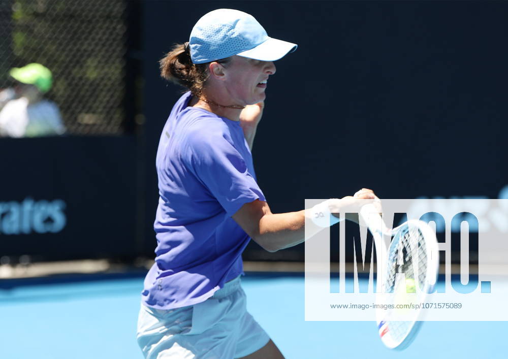 TENIS AUSTRALIAN OPEN 2026 23012026 N Z IGA SWIATEK NA TRENINGU PODCZAS AUSTRALIAN OPEN W MELBOURNE MARCIN CHOLEWINSKI NEWSPIX.PL TENIS AUSTRALIAN OPEN 2026 23012026 IGA SWIATEK DURING PRACTISE SESSION IN AUSTRALIAN OPEN IN MELBOURNE NEWSPIX.PL --- newspix.pl POLAND OUT!