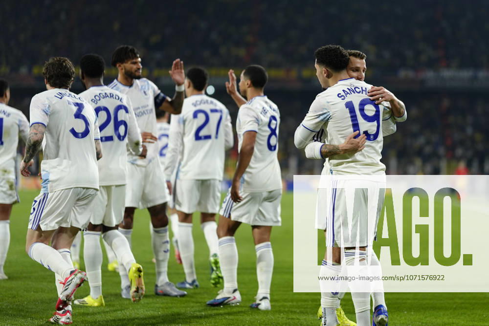 UEFA Europa League Fenerbahce SK Vs Aston Villa FC in Istanbul, Turkey - 22 Jan 2026 Jadon Sancho of Aston Villa FC celebrates a goal with his teammates during the UEFA Europea League match between Fenerbahce SK and Aston Villa FC at Sukru Saracoglu Sports Complex. Final score Fenerbahce SK 0 : 1 Aston Villa FC Istanbul Turkey