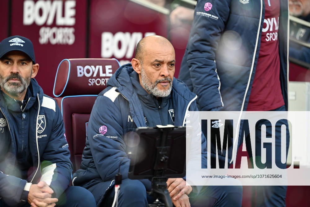 West Ham United v Sunderland, Premier League West Ham United Manager Nuno Espirito Santo (m) during the Premier League match between West Ham United and Sunderland at the London Stadium, London, UK on 24 January 2026. London London Stadium UK Editorial use only DataCo restrictions apply See www.football-dataco.com ,
