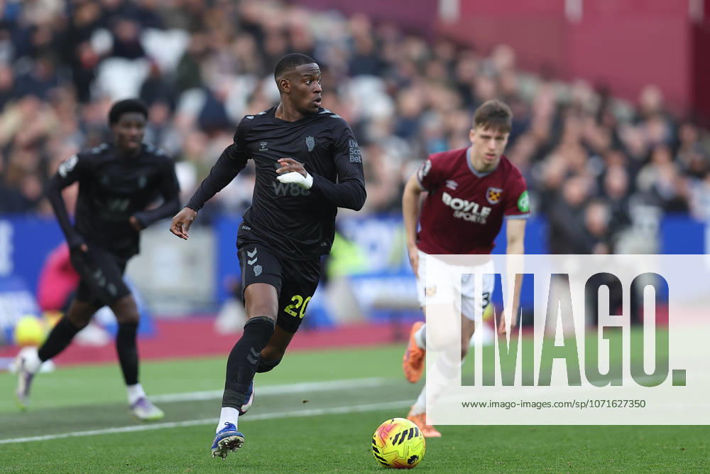 24th January 2026; London Stadium, London, England; Premier League Football, West Ham United versus Sunderland; Nordi Mukiele of Sunderland on the ball KatiexChan Content restricted for UK based newspaper