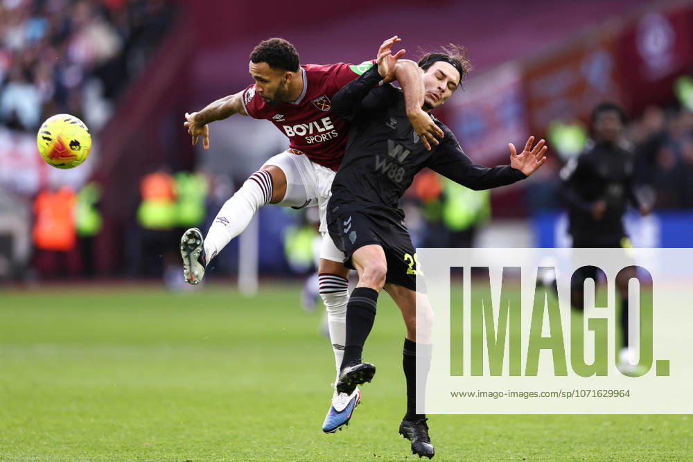 West Ham United gegen Sunderland 24. Januar 2026, London Premier League Fußball West Ham United gegen Sunderland Callum Wilson von West Ham United und Enzo Le Fee von Sunderland Foto Jacques Feeney Abseits London UK