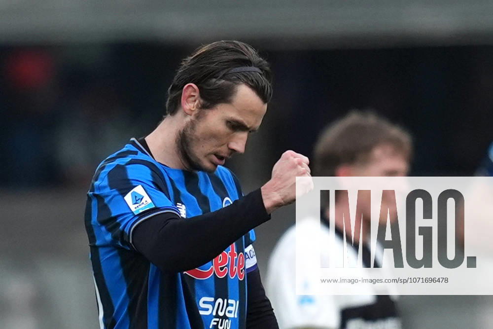 Atalantas Marten de Roon celebrates after scoring 2-0 during the Serie A soccer match between Atalanta and Parma at the New Balance Stadium in Bergamo , north Italy - Sunday , January 25 , 2026. - Soccer .