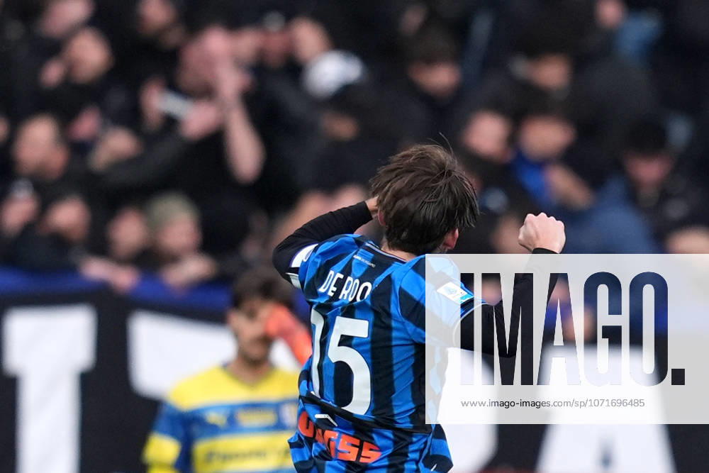 Atalantas Marten de Roon celebrates after scoring 2-0 during the Serie A soccer match between Atalanta and Parma at the New Balance Stadium in Bergamo , north Italy - Sunday , January 25 , 2026. - Soccer .