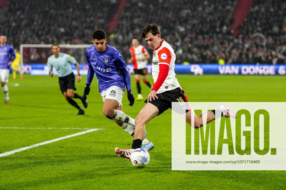 Eredivisie: Feyenoord Rotterdam v Heracles Almelo Rotterdam - Izu Onunta of Feyenoord, Leo Sauer of Feyenoord during the twentieth competition round of the 2025 2026 Eredivisie season. The match is set between Feyenoord Rotterdam and Heracles Almelo at Stadion Feijenoord De Kuip on 25 January 2026 in Rotterdam, The Netherlands.