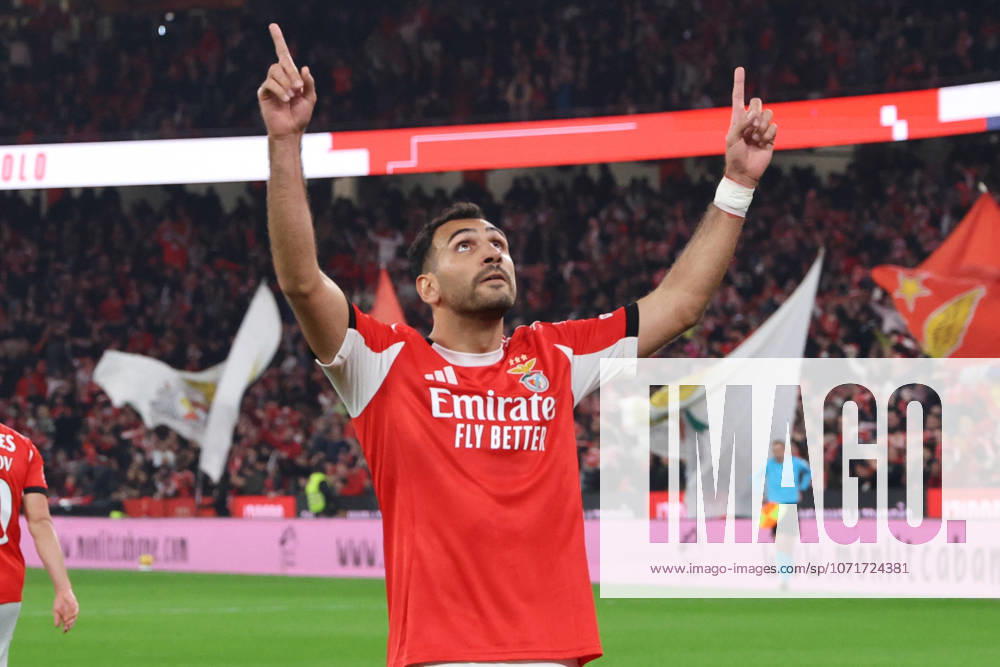 2026 01 25 , Football, Liga Portuga , Sl Benfica Estrela da Amadora v l Evangelos Pavlidis Sl Benfica ,14 celebrates his goal for 2 0 after a penalty kick regulations prohibit any use of photographs as image sequences and or quasi video