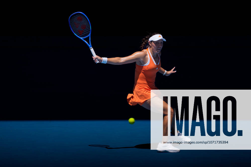 6th seed JESSICA PEGULA of the USA in action against 9th seed MADISON KEYS of the USA on Rod Laver Arena in a Men s Singles 4th round match on day 9 of the 2026 Australian Open in Melbourne, Australia. PEGULA won 63 64. Cal Media Melbourne Australia - ZUMAc04_ 20260126_faf_c04_004