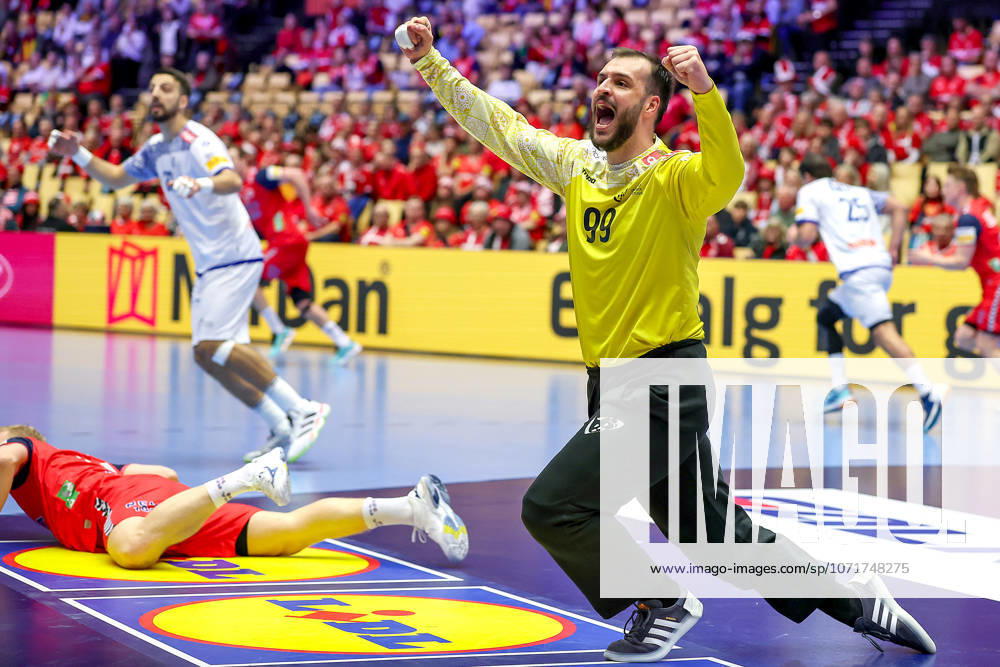 Handball, Men s EHF EURO 2026, Norway Portugal, Jyske Bank Boxen in Herning, Denmark, Main Round Diogo Pires Andrade Heliodoro Valerio Portugal 99 cheering after the parade Denmark