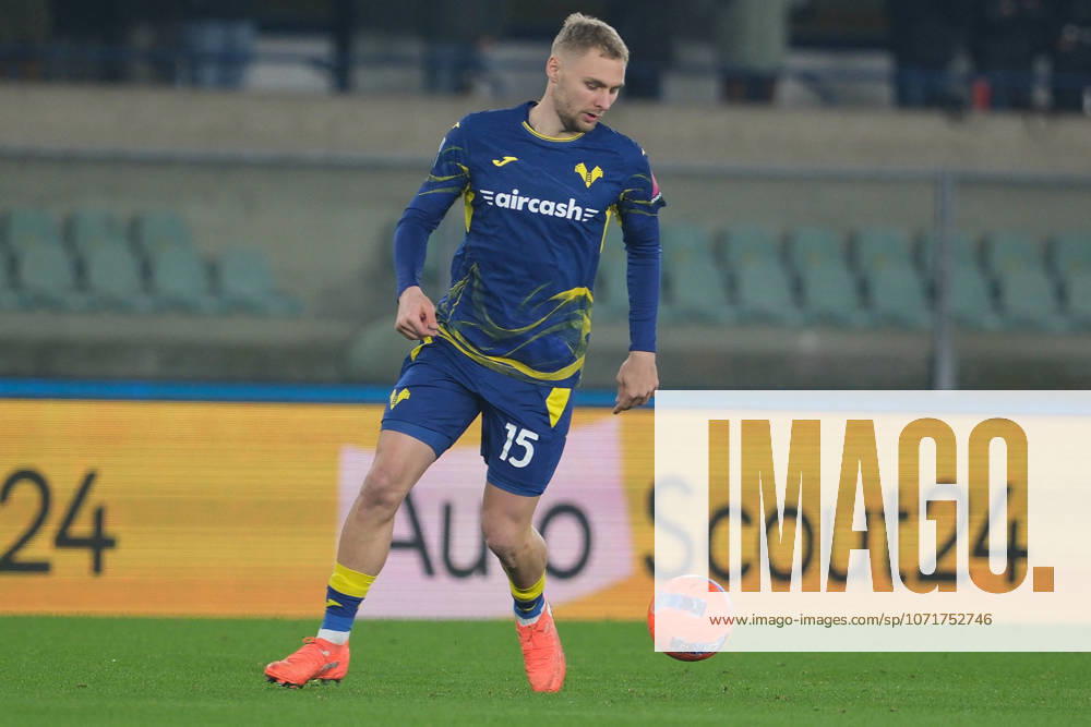 CALCIO - Serie A - Hellas Verona FC VS Udinese Calcio Victor Nelsson of Hellas Verona FC carries the ball during the soccer match between Hellas Verona FC and Udinese Calcio, MD 22 of Serie A Enilive Italian soccer championship 2025 2026 at Marcantonio Bentegodi Stadium on January 26, 2026, Verona, Italy. Verona Italy