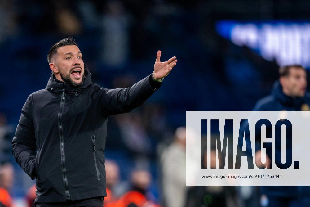 FC Porto v Gil Vicente FC - Primeira Liga Francesco Farioli, head coach of FC Porto, is seen in action during the Liga Portugal Betclic 2025 26 League match between FC Porto and Gil Vicente FC at Estadio do Dragao in Porto, Portugal, on January 26, 2026. Porto Porto Portugal