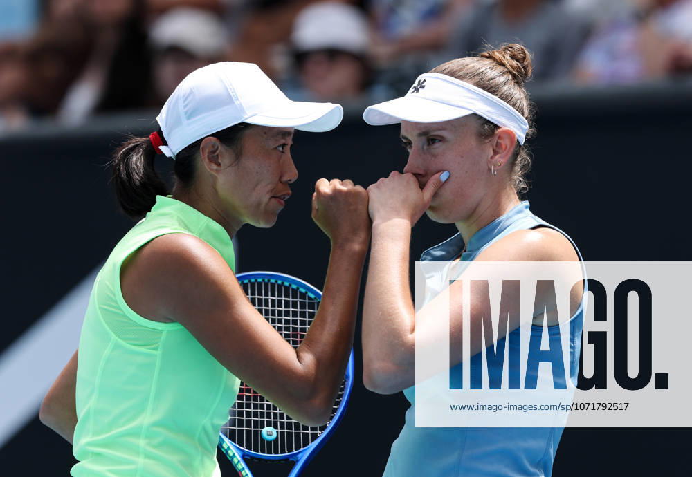 (260128) -- MELBOURNE, Jan. 28, 2026 -- Zhang Shuai (L) Elise Mertens communicate during the women s doubles quarterfinal match between Zhang Shuai (China) Elise Mertens (Belgium) and Wu Fang-Hsien (Chinese Taipei) Hozumi Eri (Japan) at the Australian Open tennis tournament in Melbourne, Australia, Jan. 28, 2026. ) (SP)AUSTRALIA-MELBOURNE-TENNIS-AUSTRALIAN OPEN-WOMEN S DOUBLES-QUARTERFINALS MaxPing