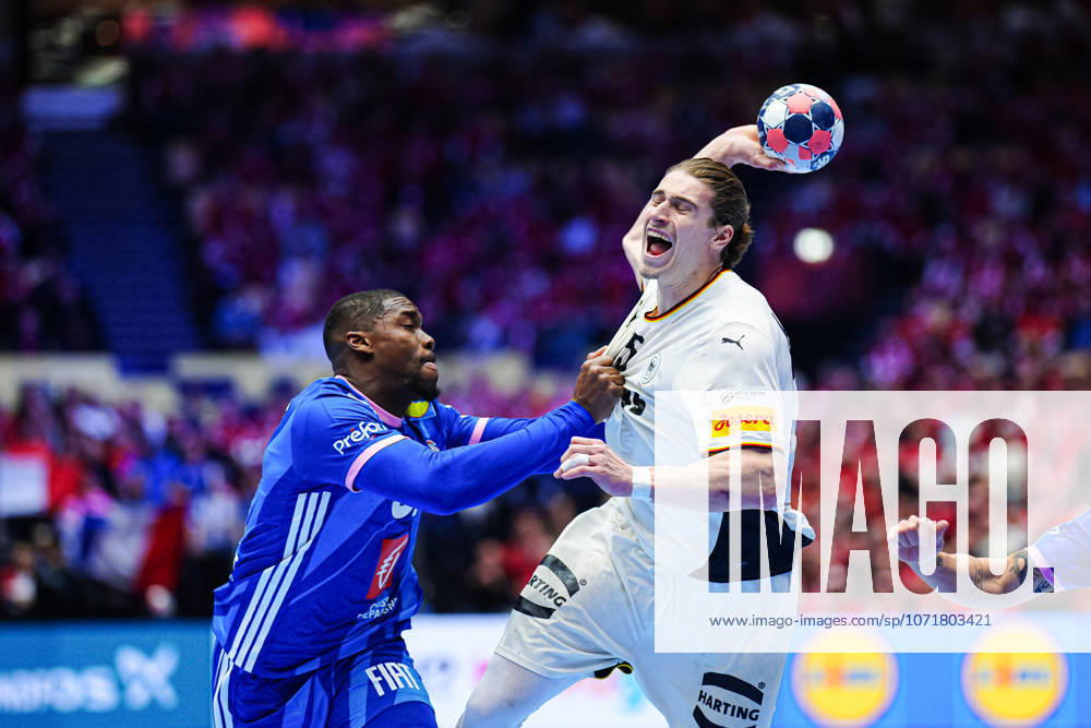 Dika Mem France, 10 , Juri Knorr Germany, 15 DEN, Germany vs France, Handball, EHF European Championship 2026, Main Round, Matchday 4, 28 01 2026 DEN, Germany vs France, Handball, EHF European Championship 2026, Main Round, Matchday 4, 28 01 2026 Herning