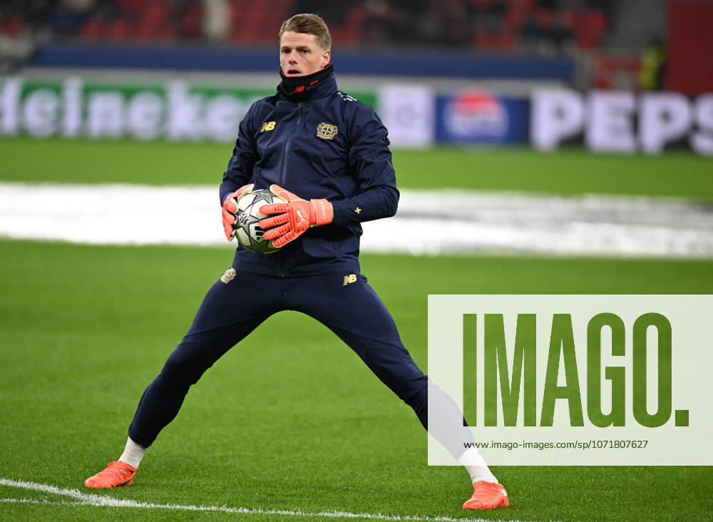 Football , UEFA Champions League , 2025 2026 , Bayer Leverkusen vs FC Villarreal Jonas Omlin Bayer 04 Leverkusen Leverkusen