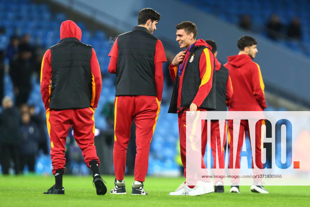 Manchester City v Galatasaray S.K., UEFA Champions League Kazımcan KarataÅü of Galatasaray talks to Batuhan Ahmet Åžen, Goalkeeper of Galatasaray ahead of the Manchester City v Galatasaray S.K. UEFA Champions League MD8 match at the Etihad Stadium, Manchester, England on 28 January 2026 Credit: Luke Williams Every Second Media Editorial use only. All images are copyright Every Second Media Limited. No images may be reproduced without prior permission.