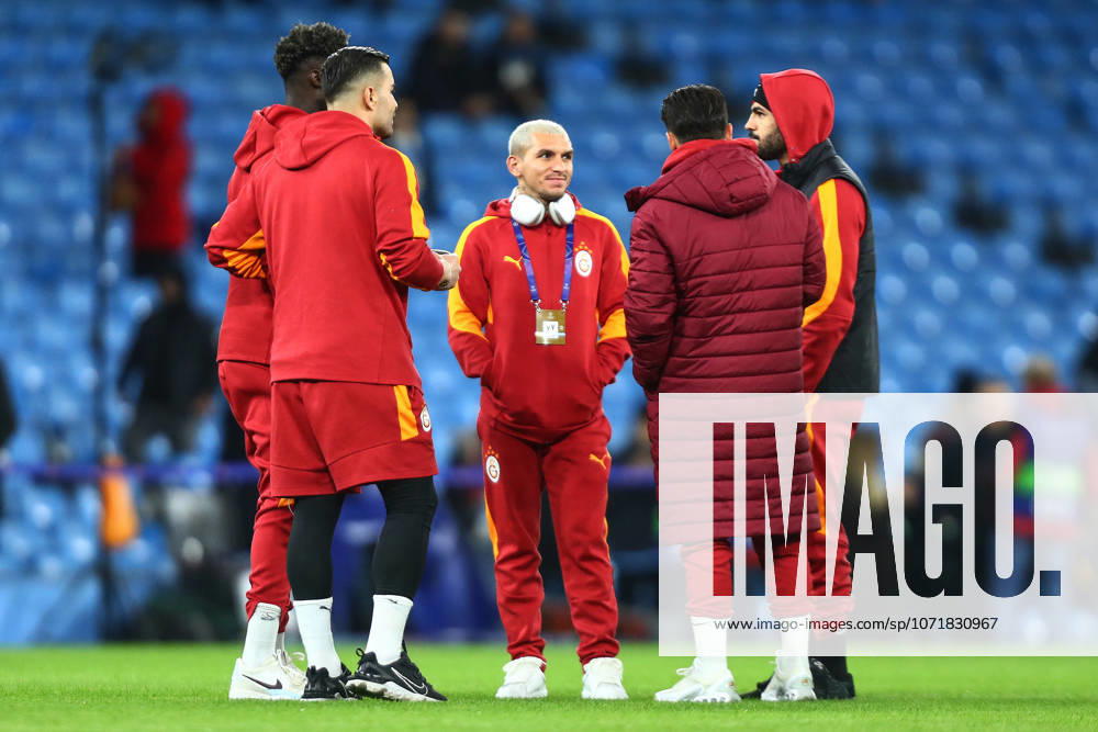 Manchester City v Galatasaray S.K., UEFA Champions League Lucas Torreira of Galatasaray talks with players ahead of the Manchester City v Galatasaray S.K. UEFA Champions League MD8 match at the Etihad Stadium, Manchester, England on 28 January 2026 Credit: Luke Williams Every Second Media Editorial use only. All images are copyright Every Second Media Limited. No images may be reproduced without prior permission.