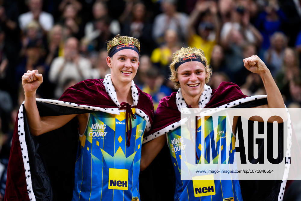 Swedens Jonatan Hellvig and Jonatan Hellvig cheer during Stockholm Beach 2026 on January 29, 2026 in Stockholm