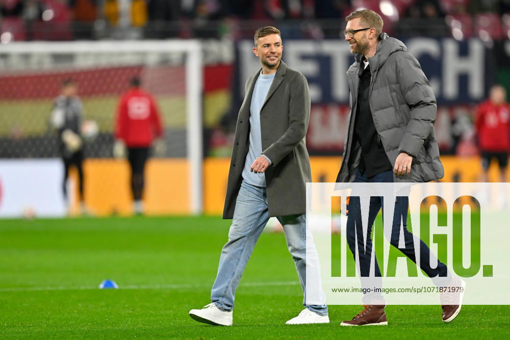 Leipzig, Red Bull Arena, 17 11 25, GER, Men, Qualification World Cup 2026, Germany Slovakia Picture from left Christoph KRAMER and Per MERTESACKER UEFA regulations prohibit any use of photographs as image sequences and or quasi video Saxony Germany