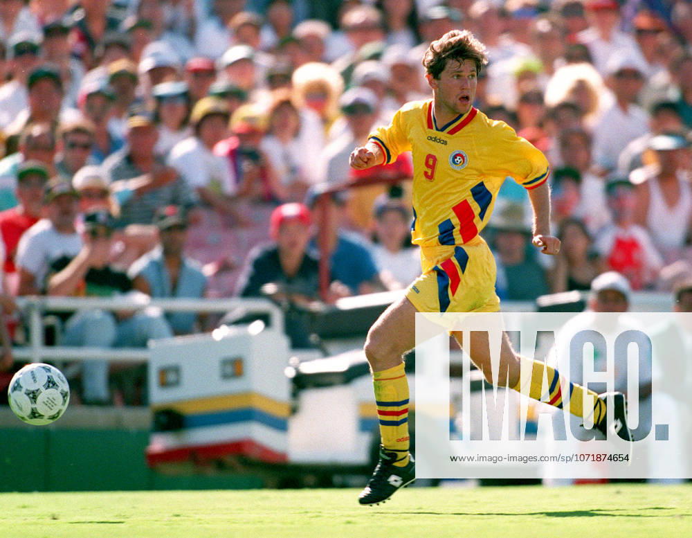 Colombia V Romania, FIFA World Cup, WM, Weltmeisterschaft, Fussball Finals Group A Florin Raducioiu of Romania on the ball during the FIFA World Cup Finals Group A match between Colombia and Romania at Rose Bowl In Pasadena on June 18, 1994 in California, United States. California Rose Bowl In Pasadena United States United States