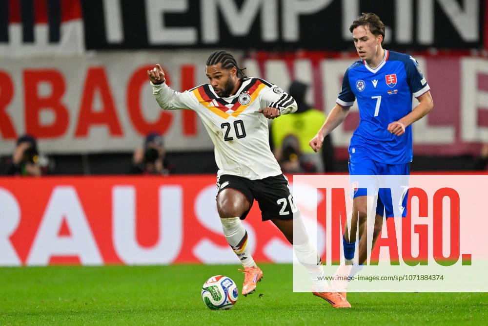 Leipzig, Red Bull Arena, 17 11 25, GER, Men, Qualification World Cup 2026, Germany Slovakia Picture from left in duel Serge GNABRY Germany and Leo SAUER Slovakia UEFA regulations prohibit any use of photographs as image sequences and or quasi video Saxony Germany