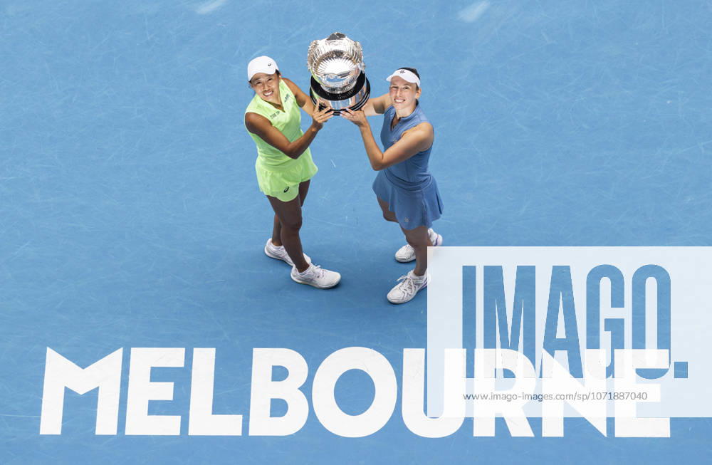 (260131) -- MELBOURNE, Jan. 31, 2026 -- Zhang Shuai (L) Elise Mertens hold the trophy during the awarding ceremony for the women s doubles final match between Zhang Shuai (China) Elise Mertens (Belgium) and Anna Danilina (Kazakhstan) Aleksandra Krunic (Serbia) at the Australian Open tennis tournament in Melbourne, Australia, Jan. 31, 2026. (Photo by Xinhua) (SP)AUSTRALIA-MELBOURNE-TENNIS-AUSTRALIAN OPEN-WOMEN S DOUBLES-FINAL HuxJingchen