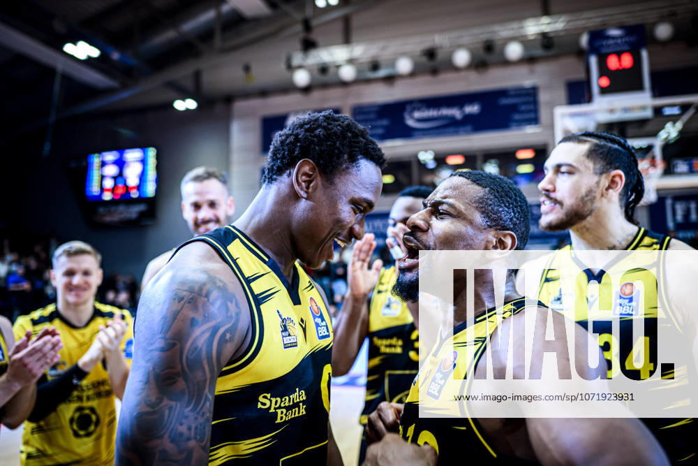 Easycredit BBL Basketball Bundesliga 2025 2026 18 Matchday 31 01 2026 Science City Jena vs MHP RIESEN Ludwigsburg Emotions after the win in Jena v li Babacar Sane and teammate Yorman Polas Bartolo, both Ludwigsburg Sparkassen Arena