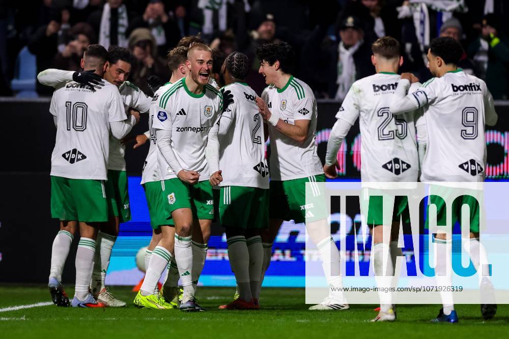 , MACÂ³PARK Stadion , season 2025 2026 , Dutch Eredivisie Football , match between PEC Zwolle and Telstar , picture shows PEC Zwolle player Simon Graves celebrates his team s third goal PEC - Telstar x201222231x