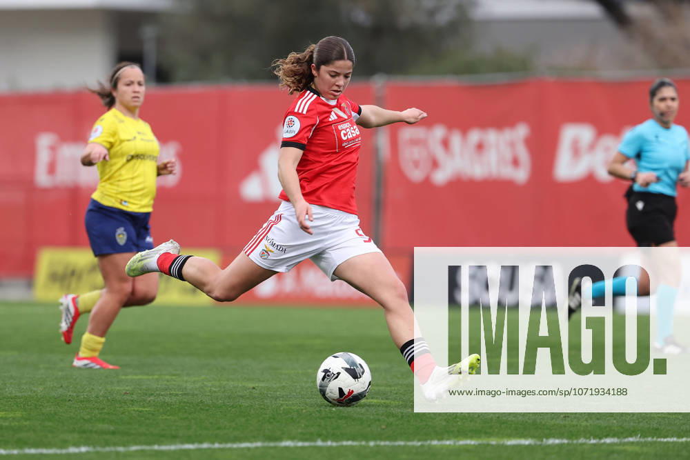 FBL Portuguese women s football League Cup 2025 26 Sport Lisboa e Benfica Valadares Gaia Carolina Tristao SL Benfica in action, with the ball during the Portuguese women s football League Cup 2025 26 match between Sport Lisboa e Benfica and Valadares Gaia at SL Benfica Campus on Saturday 31 January 2026 in Seixal, Portugal