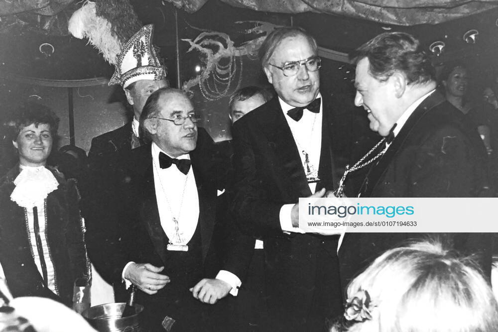 Archive Prof August Everding Helmut Kohl Federal Chancellor Karl Valentin Order Winner Franz Josef Strauss Prime Minister Munich 1984 Archive Motifs German Theatre Narrhalla Karl Valentin Order Award Munich