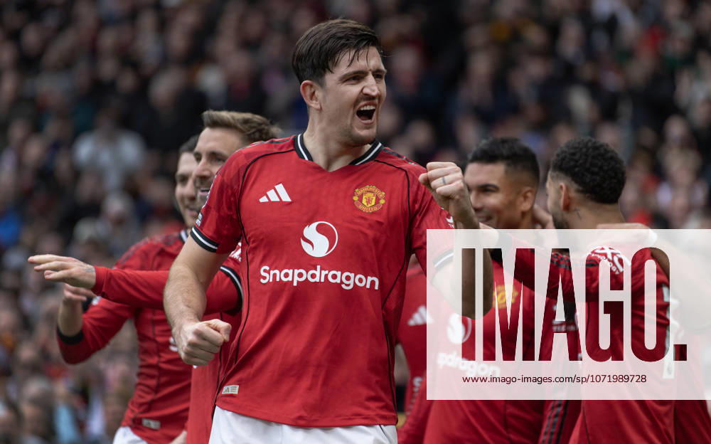 Manchester United, ManU v Fulham - Premier League MANCHESTER, ENGLAND - FEBRUARY 1: Harry Maguire of Manchester United celebrates the first goal during the Premier League match between Manchester United and Fulham at Old Trafford on February 1, 2026 in Manchester, England. Harry Maguire Manchester Old Trafford England United Kingdom