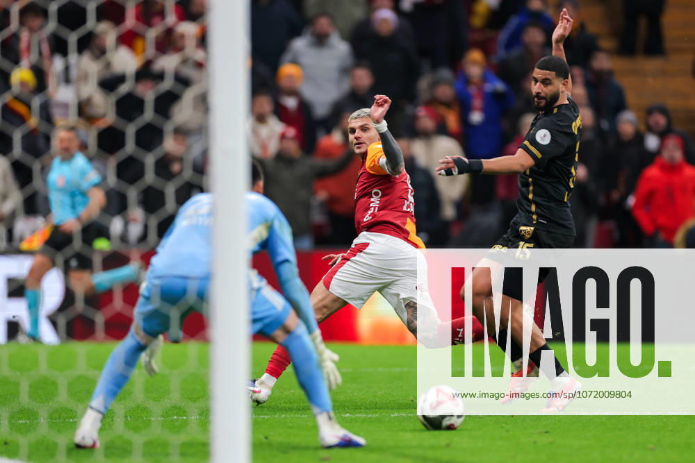 2026-02-01 Galatasaray SK v Kayserispor - Trendyol Super Lig ISTANBUL, TURKEY - FEBRUARY 1: Mauro Icardi of Galatasaray SK, Youssef Ait Bennasser of Kayserispor during the Trendyol Super Lig match between Galatasaray SK and Kayserispor at Rams Park Stadium on February 1, 2026 in Istanbul, Turkey. (Photo by BSR Agency) Istanbul Turkey Content not available for redistribution in The Netherlands directly or indirectly through any third parties.