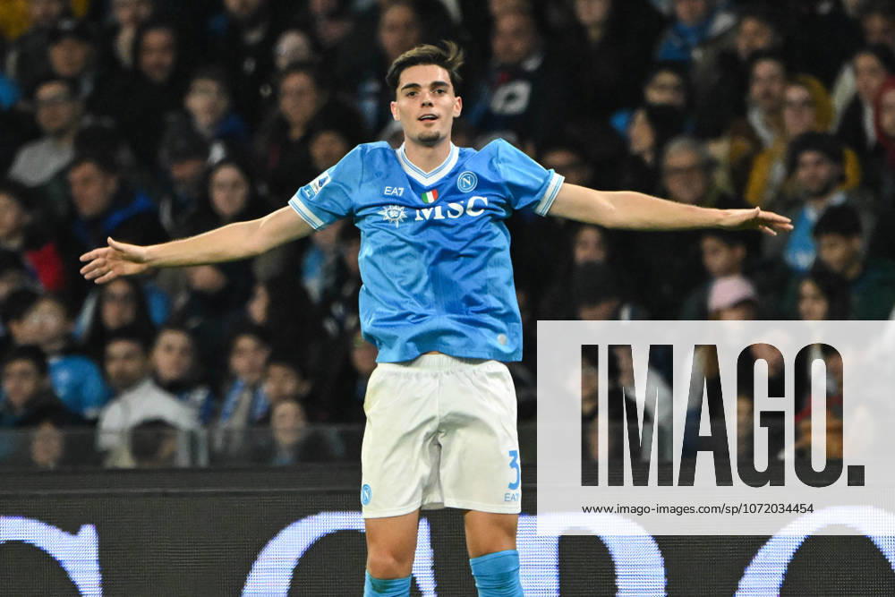 Italy: Serie A Enelive SSC Napoli vs ACF Fiorentina Miguel Gutierrez of SSC Napoli gestures during the Serie A Enelive between SSC Napoli vs ACF Fiorentina. Finale Score Napoli win 2-1 Napoli Naples Italy