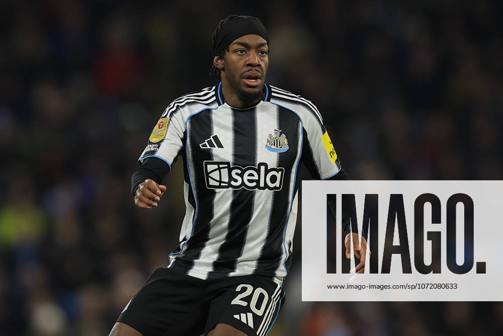 Manchester City v Newcastle United, EFL Cup, Semi Final Second Leg Anthony Elanga (20) of Newcastle United during the EFL Cup semi-final 2nd leg match between Manchester City and Newcastle United at the Etihad Stadium, Manchester, UK on 4 February 2026. Manchester Etihad Stadium Manchester UK Editorial use only DataCo restrictions apply See www.football-dataco.com ,