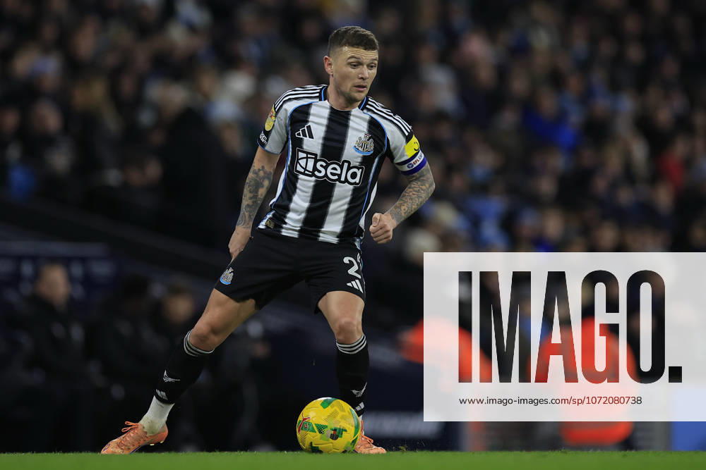Manchester City v Newcastle United, EFL Cup, Semi Final Second Leg Kieran Trippier (2) of Newcastle United controls the ball during the EFL Cup semi-final 2nd leg match between Manchester City and Newcastle United at the Etihad Stadium, Manchester, UK on 4 February 2026. Manchester Etihad Stadium Manchester UK Editorial use only DataCo restrictions apply See www.football-dataco.com ,