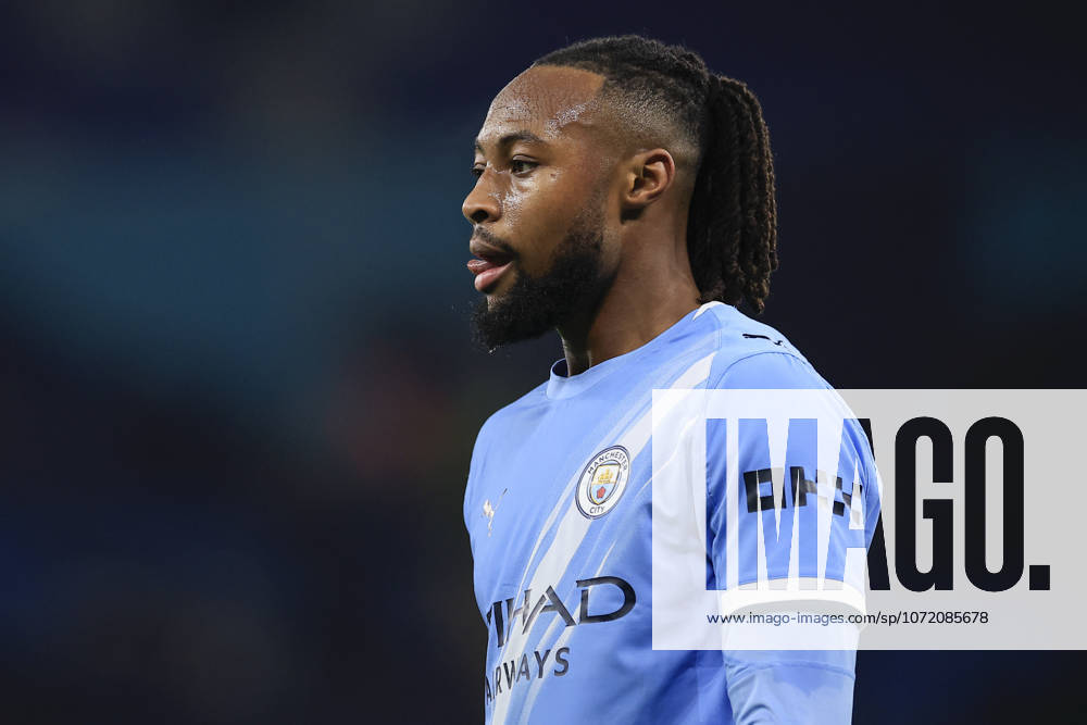 Manchester City v Newcastle United, EFL Cup, Semi Final Second Leg Antione Semenyo (42) of Manchester City during the EFL Cup semi-final 2nd leg match between Manchester City and Newcastle United at the Etihad Stadium, Manchester, UK on 4 February 2026. Manchester Etihad Stadium Manchester UK Editorial use only DataCo restrictions apply See www.football-dataco.com ,