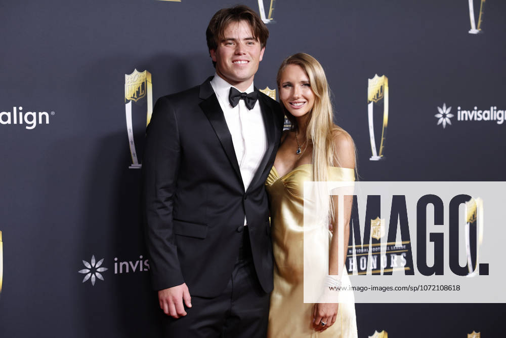 Cameron Dicker and Annie Rose Buerk arrive on the red carpet at the 2026 NFL, American Football Herren, USA Honors presented by Invisalign in the days leading up to Super Bowl LX in San Francisco on Thursday, February 5, 2026. The New England Patriots will play the Seattle Seahawks in Super Bowl LX at Levi s Stadium in Santa Clara on Sunday, February 8, 2026. SBP20260205350 JOHNxANGELILLO