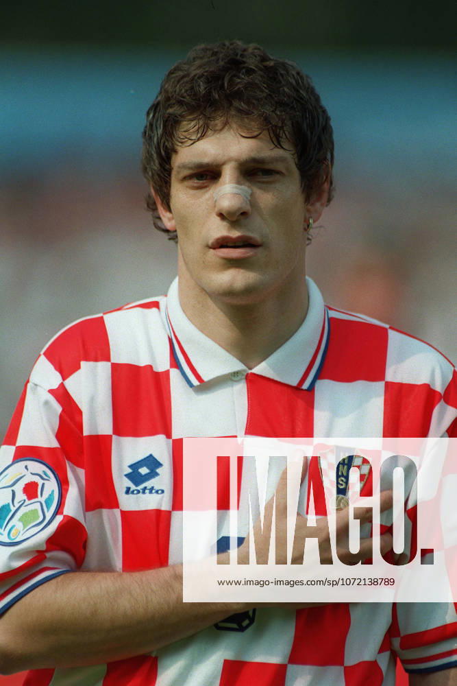 Croatia V Portugal, UEFA EURO, EM, Europameisterschaft,Fussball 1996 Group D Slaven Bilic of Croatia portrait before the UEFA Euro 1996 Group D match between Croatia and Portugal at City Ground on June 19, 1996 in Nottingham, England. Nottingham City Ground England United Kingdom