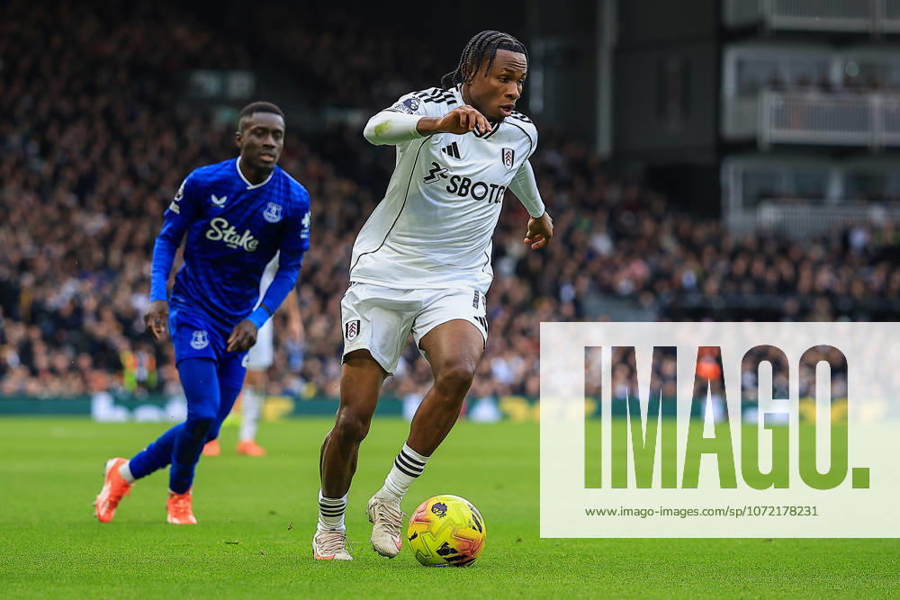 Fulham v Everton, Premier League Fulham Forward Samuel Chukwueze (19) during the Premier League match between Fulham and Everton at Craven Cottage, London, UK on 7 February 2026. Editorial use only DataCo restrictions apply See www.football-dataco.com ,