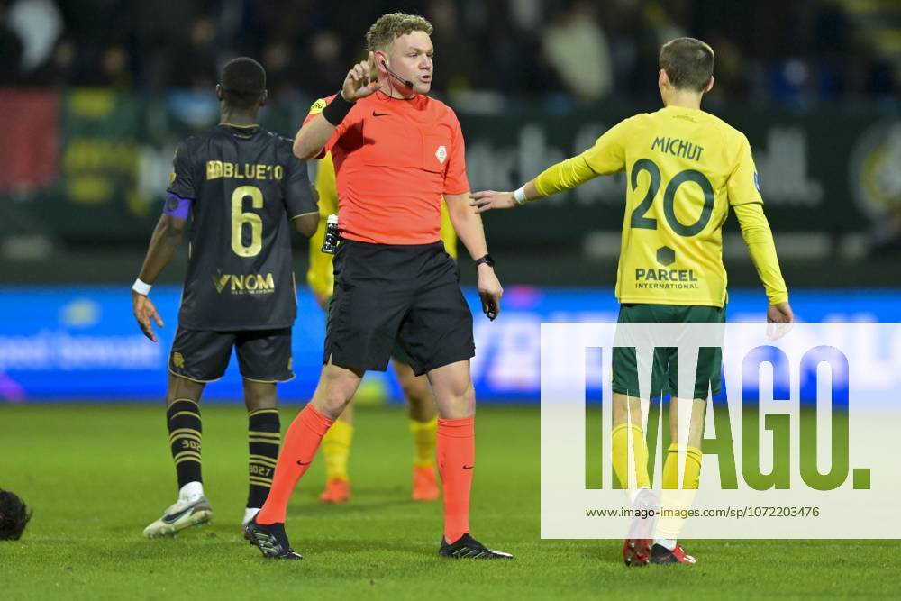 , Fortuna Sittard Stadium , season 2025 2026 , Dutch Eredivisie football , match between Fortuna Sittard and Sparta , picture shows , referee Alex Bos, Fortuna Sittard player Edouard Michut Fortuna Sittard - Sparta x201377477x