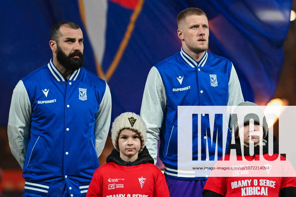 ZABRZE 07.02.2026 MECZ 20. KOLEJKA PKO BP EKSTRAKLASA SEZON 2025 26 --- POLISH FOOTBALL TOP LEAGUE MATCH IN ZABRZE: GORNIK ZABRZE - LECH POZNAN MIKAEL ISHAK BARTOSZ MROZEK FOT.WIKTOR FARYNA 400MM.PL NEWSPIX.PL --- newspix.pl
