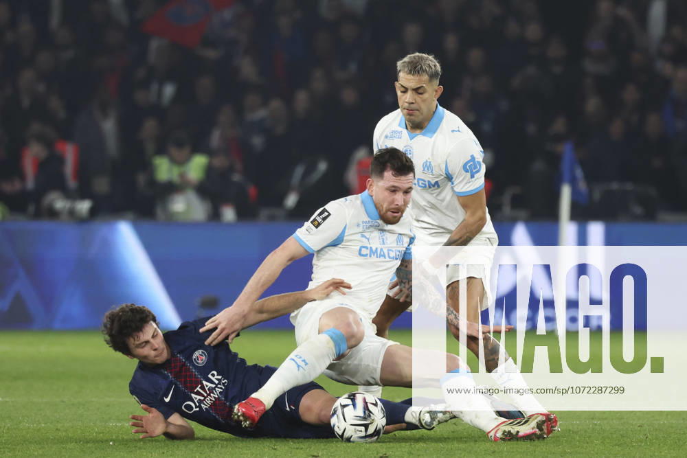 Pierre-Emile Hojbjerg (Olympique de Marseille) - Facundo Medina (Olympique de Marseille) Vs Joao Neves (PSG)