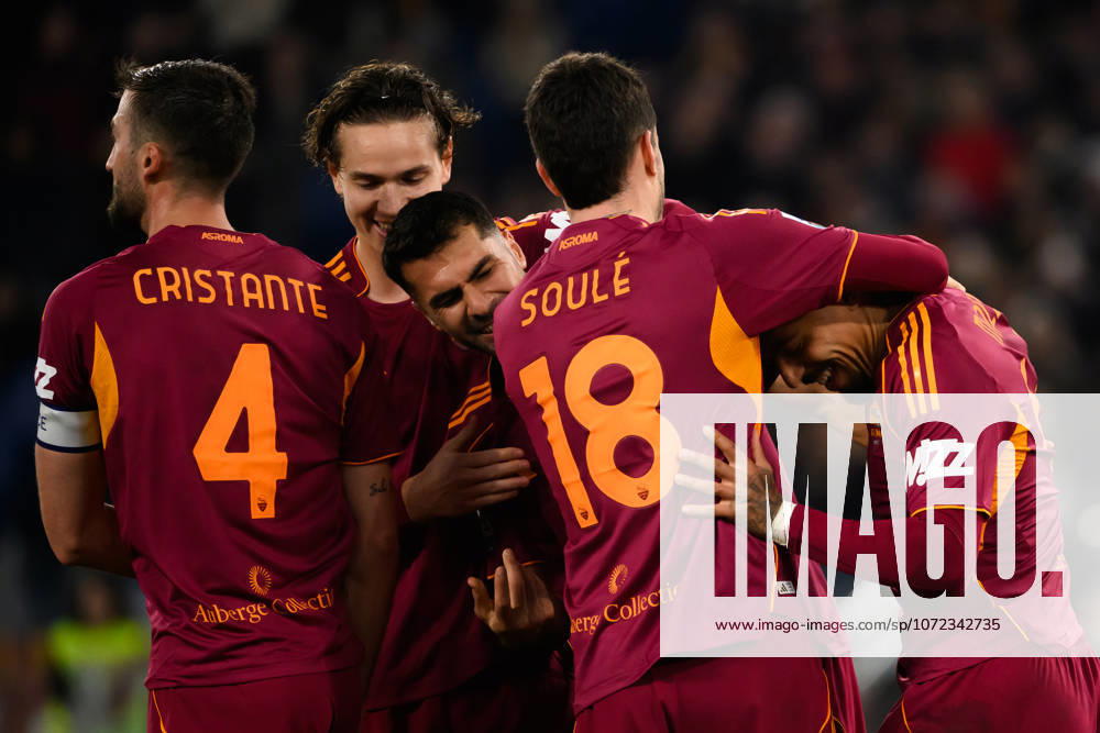 Donyell Malen of AS Roma celebrates with Matias Soule, Zeki Celik and team mates after scoring the goal of 2-0 during the Serie A 2025 2026 football match between AS Roma and Cagliari Calcio at Stadio Olimpico in Rome (Italy), February 9, 2026. AndreaxStaccioli