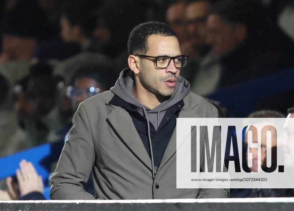 . - Chelsea U18 v Manchester City U18, FA Youth Cup, Fifth Round, Kingsmeadow Stadium, Kingston Upon Thames, London, UK - 9th February 2026. Daniel Weir Crystal Pix Daniel Weir Crystal Pix Liam Rosenior manager of Chelsea watches from the stands. - Chelsea U18 v Manchester City U18, FA Youth Cup, Fifth Round, Kingsmeadow Stadium, Kingston Upon Thames, London, UK - 9th February 2026. Daniel Weir Crystal Pix London Kingsmeadow Stadium UK