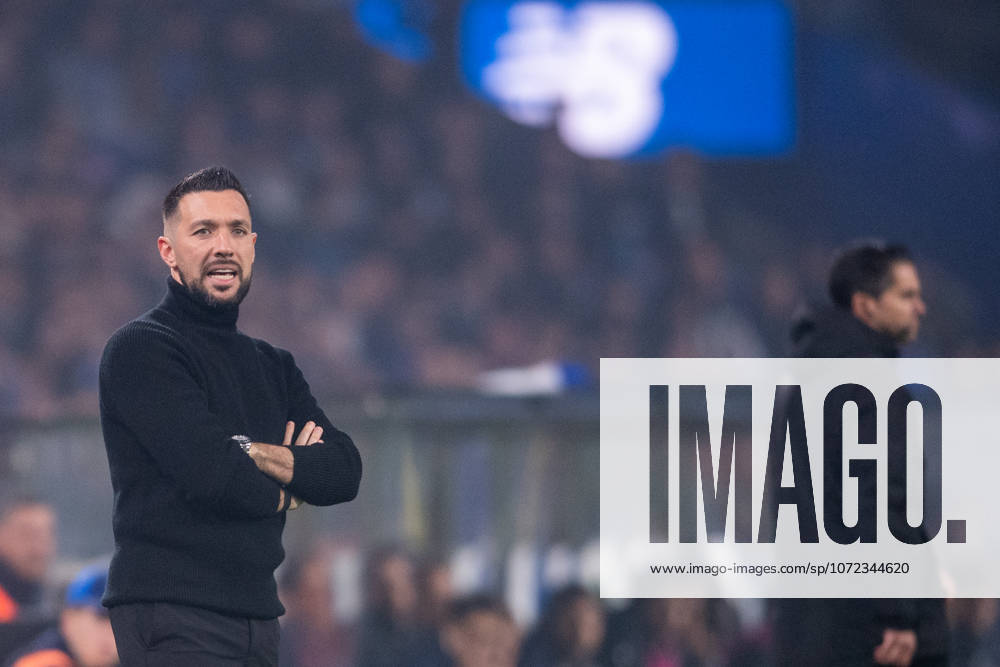 FC Porto v Sporting CP - Primeira Liga Francesco Farioli, head coach of FC Porto, is seen in action during the Liga Portugal Betclic 2025 26 match between FC Porto and Sporting CP at Estadio do Dragao in Porto, Portugal, on February 9, 2026. Porto Porto Portugal