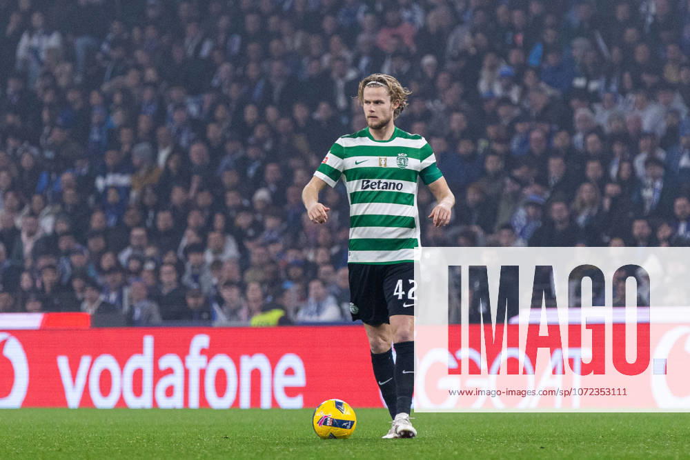 FC Porto Vs Sporting for the Portuguese First League in Porto - 09 Feb 2026 Sporting CP s player, Morten Hjulmand, in action during the classic match for the Portuguese First League between FC Porto and Sporting CP at Dragon Stadium. Final score; FC Porto 1:1 Sporting CP Porto Portugal