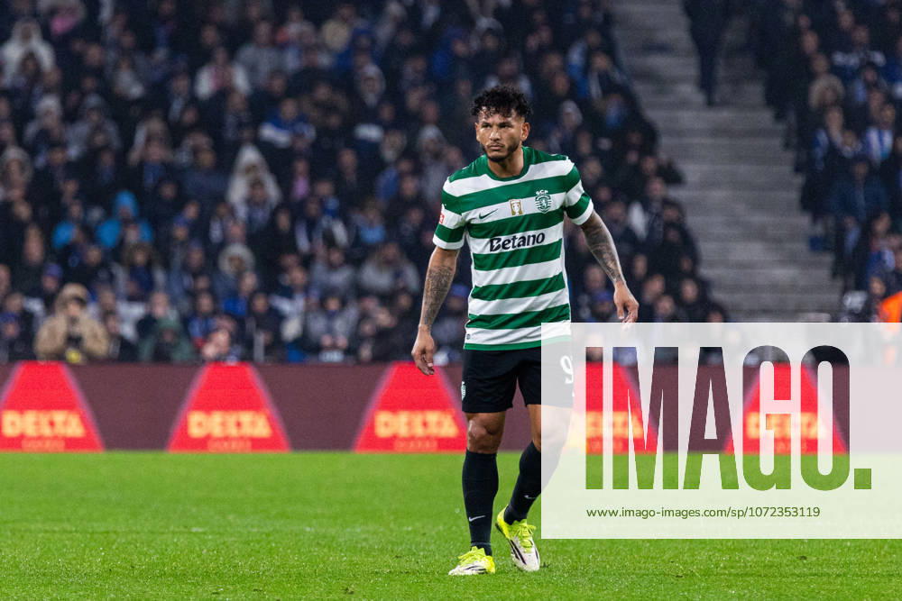 FC Porto Vs Sporting for the Portuguese First League in Porto - 09 Feb 2026 Sporting CP s player, Luis Suárez, in action during the classic match for the Portuguese First League between FC Porto and Sporting CP at Dragon Stadium. Final score; FC Porto 1:1 Sporting CP Porto Portugal