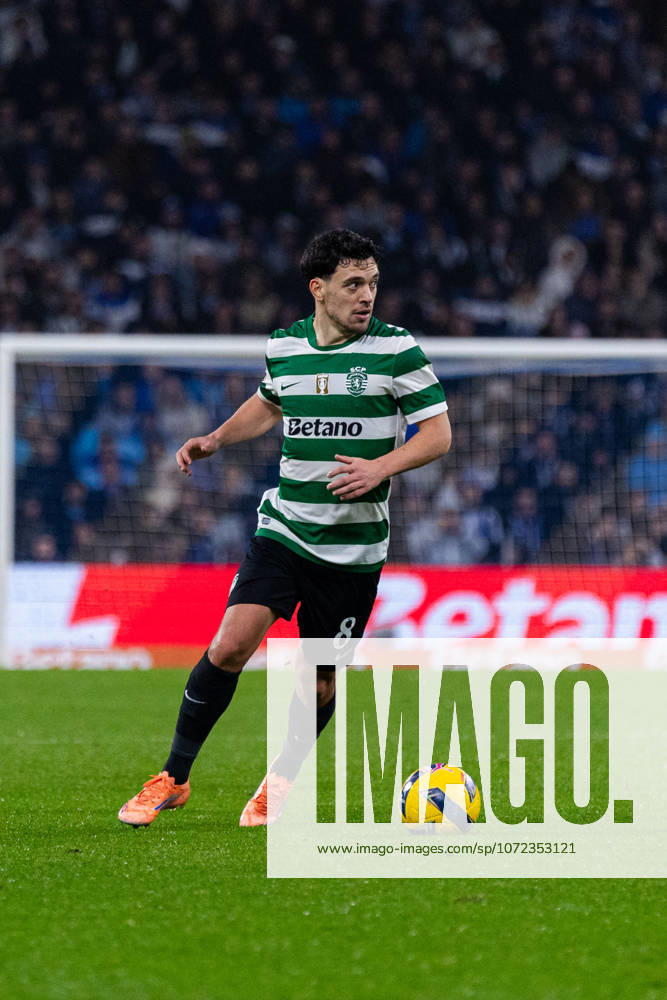 FC Porto Vs Sporting for the Portuguese First League in Porto - 09 Feb 2026 Sporting CP s player, Pedro Gonçalves, in action during the classic match for the Portuguese First League between FC Porto and Sporting CP at Dragon Stadium. Final score; FC Porto 1:1 Sporting CP Porto Portugal