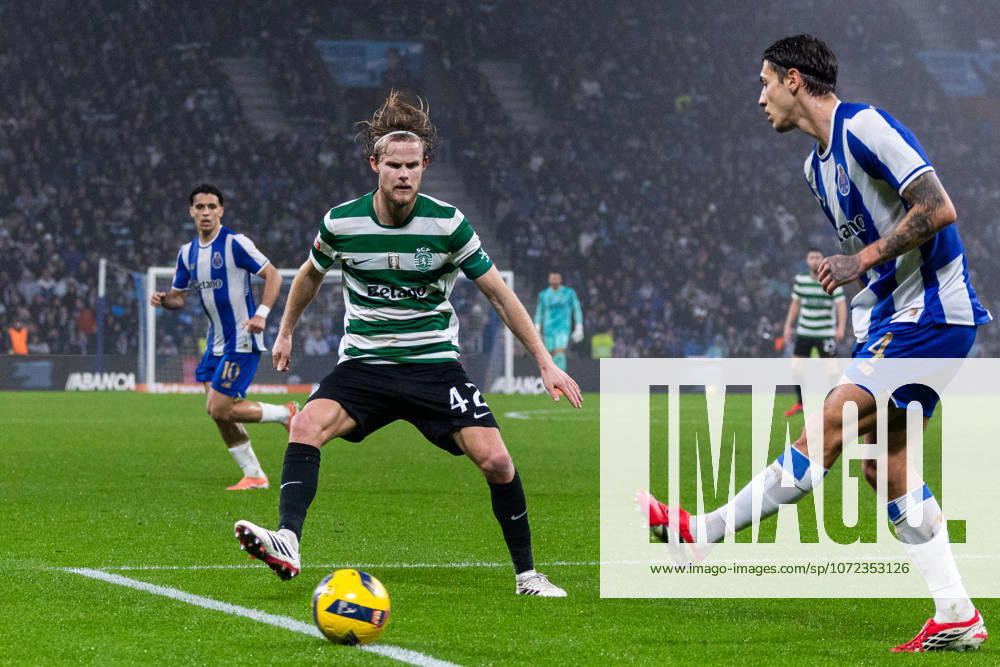 FC Porto Vs Sporting for the Portuguese First League in Porto - 09 Feb 2026 Sporting CP s player, Morten Hjulmand, in action during the classic match for the Portuguese First League between FC Porto and Sporting CP at Dragon Stadium. Final score; FC Porto 1:1 Sporting CP Porto Portugal