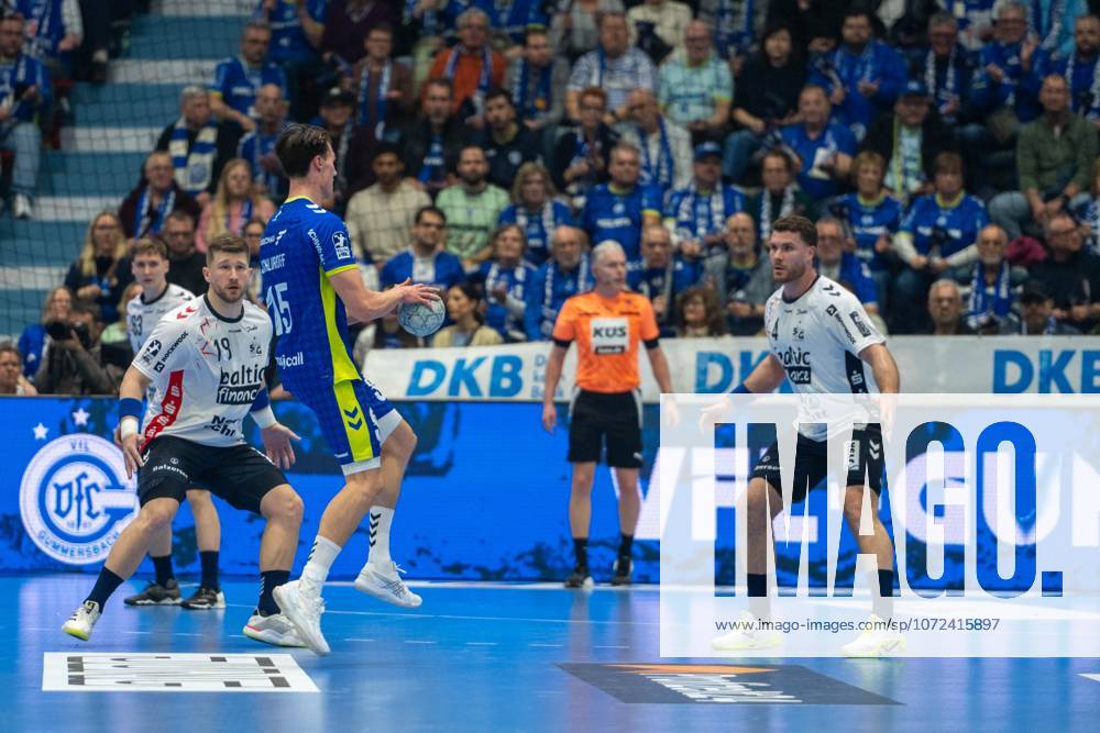 Miro Schluroff, Backcourt, VfL Gummersbach 15 , Johannes Golla, Circulation SG Flensburg Handewitt 4 , VfL Gummersbach vs SG Flensburg Handewitt, Daikin Handball Bundesliga, Men , 20 Matchday, 10 02 2026 Gummersbach NRW Germany