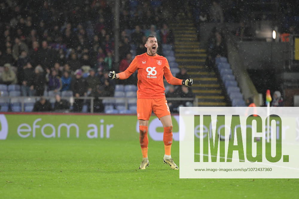 Crystal Palace v Burnley, Premier League Martin Dubravka Goalkeeper of Burnley FC celebrates his teams win in the Premier League match between Crystal Palace and Burnley at Selhurst Park, London, UK on 11 February 2026. London Selhurst Park Greater London UK Editorial use only DataCo restrictions apply See www.football-dataco.com ,
