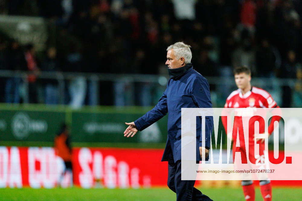 Jose Mourinho seen during Liga Portugal game between CD Tondela and SL Benfica (Maciej Rogowski Ball Raw Images) Tondela Estadio Joao Cardoso Portugal