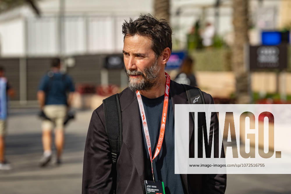 Keanu Reeves, Hollywood star Matrix, John Wick filming a documentary about Cadillacs entry into Formula 1 BHR, Formula 1 World Championship, Formula 1 testing, Bahrain international Circuit, 12 02 2026 BHR, Formula 1 World Championship, Formula 1 testing, Bahrain international Circuit